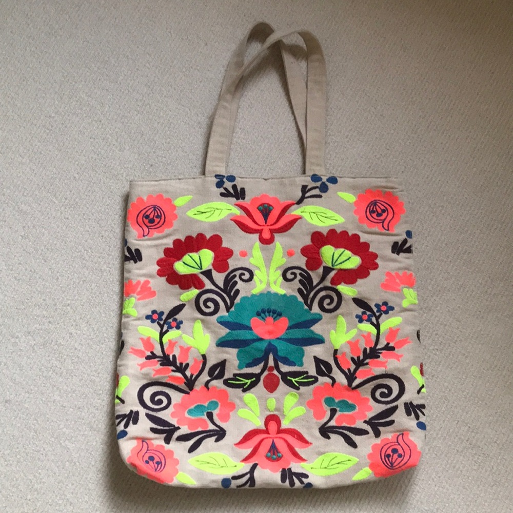 Merona linen embroidered bag